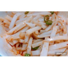 价廉又物美，成条不烂，软而不断，微辣带麻，姜、葱、蒜香味突出味道价廉又物美，成条不烂，软而不断，微辣带麻，姜、葱、蒜香味突出荣昌黄凉粉