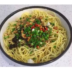 价廉又物美，成条不烂，软而不断，微辣带麻，姜、葱、蒜香味突出味道价廉又物美，成条不烂，软而不断，微辣带麻，姜、葱、蒜香味突出荣昌黄凉粉
