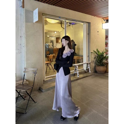 立体玫瑰修身V领气质长袖针织衫显瘦半身长裙女2026秋季时尚套装