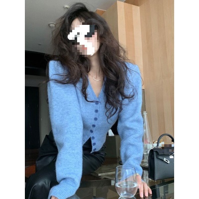 新款韩版港风v领单排扣长袖针织衫毛衣遮肉显瘦百搭洋气时尚韩系