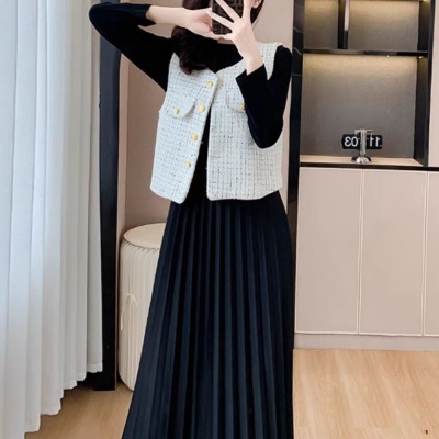 小香风马甲连衣裙两件套女2026秋冬季新款气质高级感百褶长裙套装