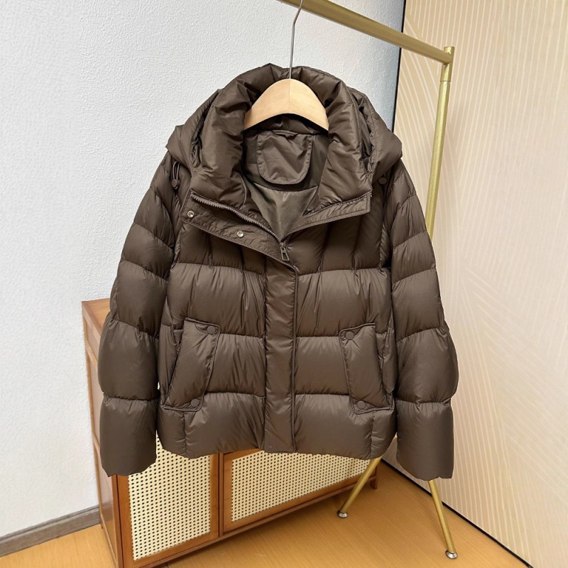 轻奢90鹅绒服泡芙零压感连帽超轻柔软女短款宽松保暖外套2026新冬