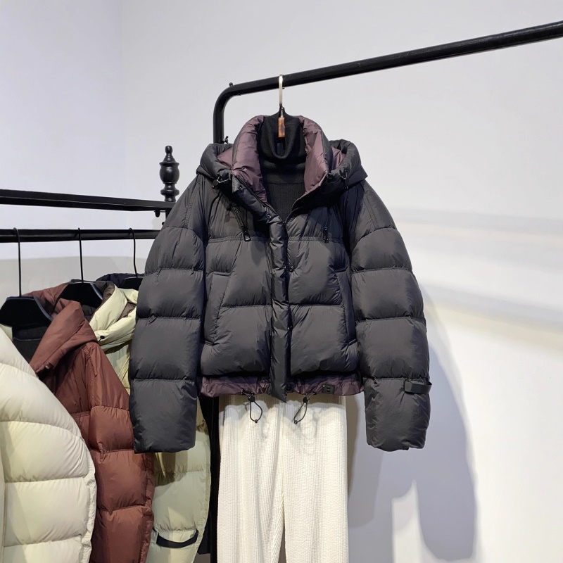 小个子连帽鹅绒服女短款2026冬季新款时尚百搭时髦撞色面包服外套