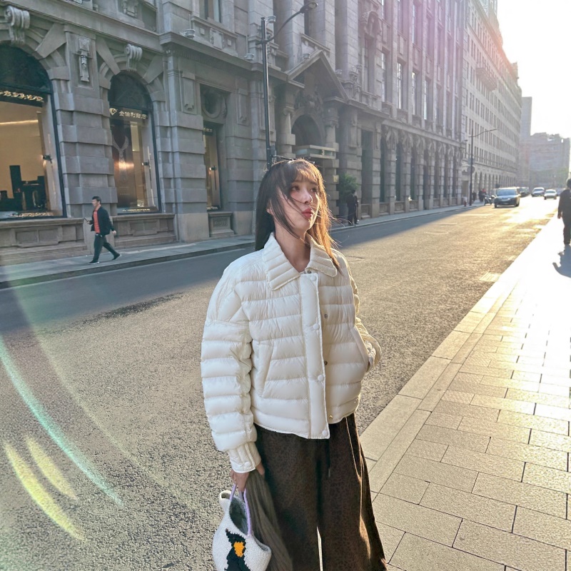 轻薄鹅绒服女款白色2026新款冬季短款超好看今年流行爆款宽松外套