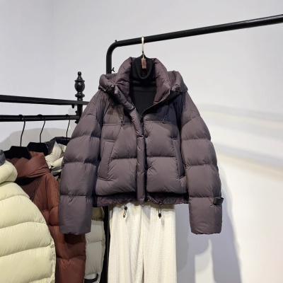 小个子连帽鹅绒服女短款2026冬季新款时尚百搭时髦撞色面包服外套