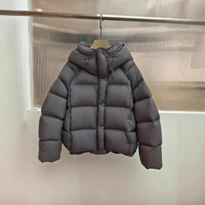 云朵感泡芙鹅绒服女短款2026新款90白鹅绒加厚保暖连帽面包服外套