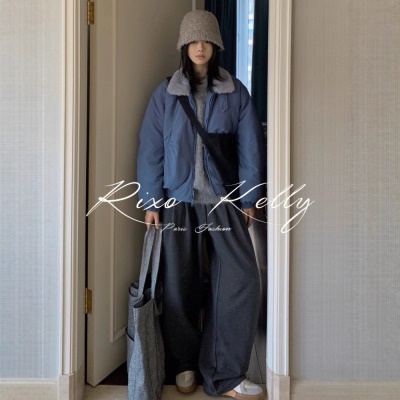 2026新款90鹅绒服法式蓝色设计感羊羔毛翻领短款羽绒服百搭外套