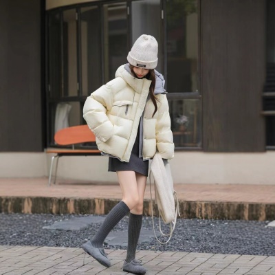 泡芙拼色连帽90白鹅绒女宽松2026冬季新款高级轻盈羽绒服外套保暖