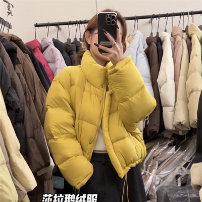 黄色90鹅绒羽绒服宽松短款外套2024冬装立领抽绳简约显白面包服女
